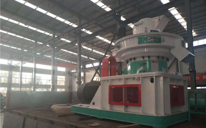 時產1-1.5噸生物質午夜美女福利视频裝貨中