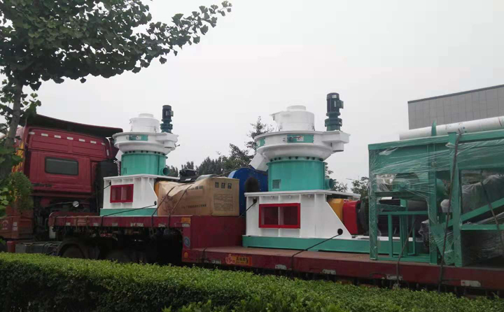 時產量2-3噸生物質午夜美女福利视频設備已裝車完成，準備發往浙江溫州