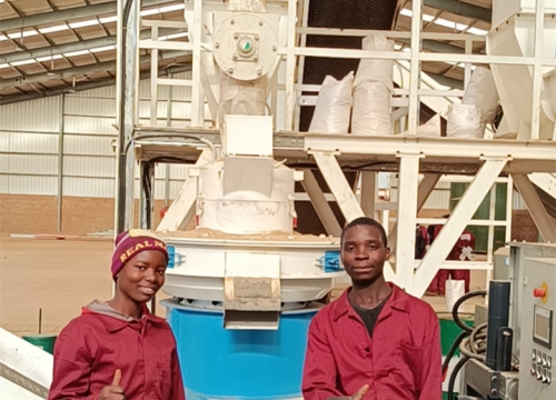 生物質午夜美女福利视频非洲馬拉維客戶現場