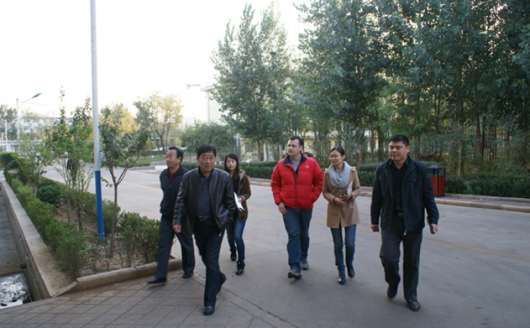 俄羅斯客戶訂購木屑午夜美女福利视频生產線